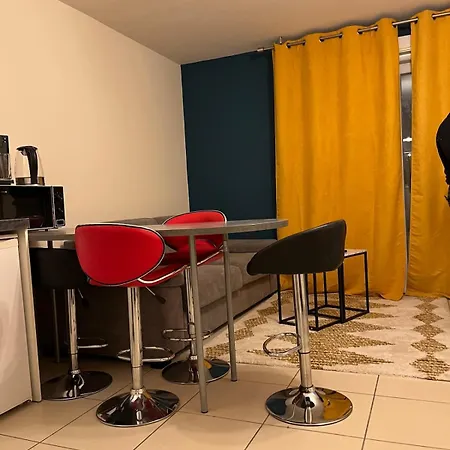 Spacieux A - Terrasse & Netflix Apartmán *